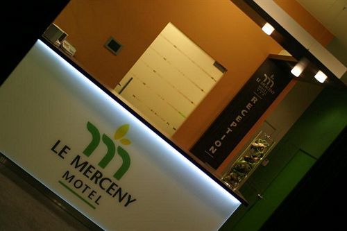 Le Merceny Motel Bastogne Kültér fotó