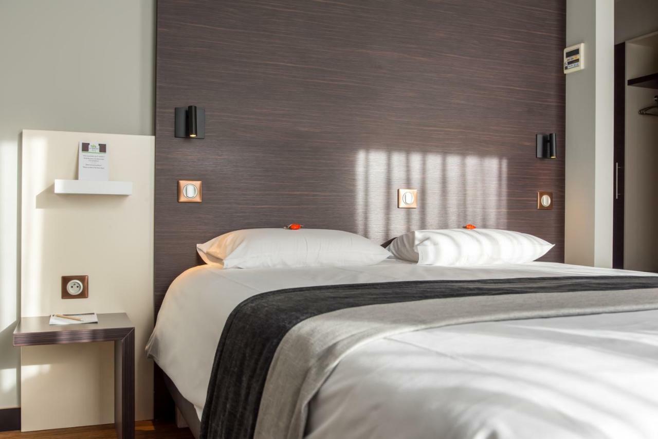 Le Merceny Motel Bastogne Szoba fotó